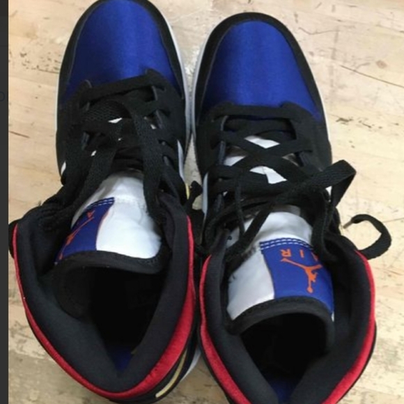 Lakers Nike Air Jordan 1 Mid SG OG Top 3 Size 6.5Y - Picture 8 of 11